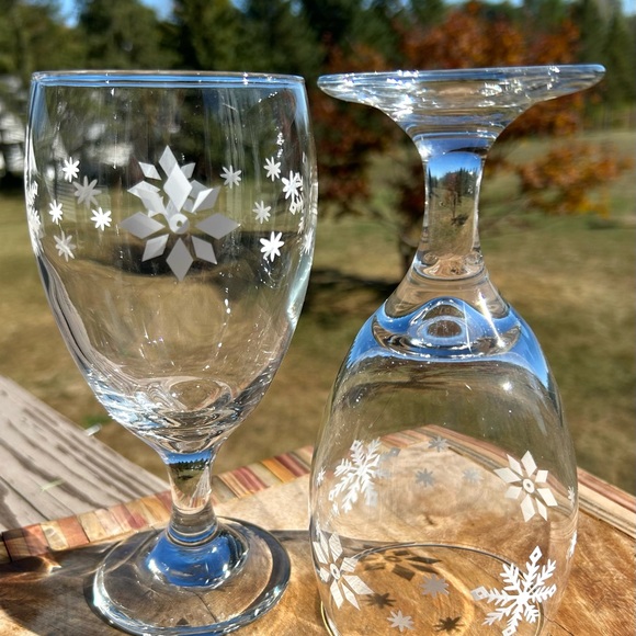 Christmas Snowflake Water Goblets Libbey  Set of 2 - Picture 4 of 7